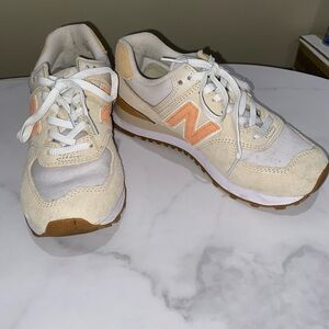 New Balance 574 Sneakers Beige & Peach – Women’s US 6.5 / EU 37